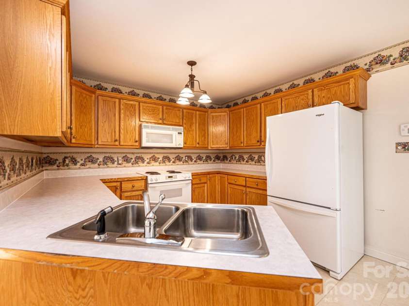 3410 Overbrook Drive, Conover, NC 28613.  MLS# CAR4364388, YatesRealty ID 8849. 