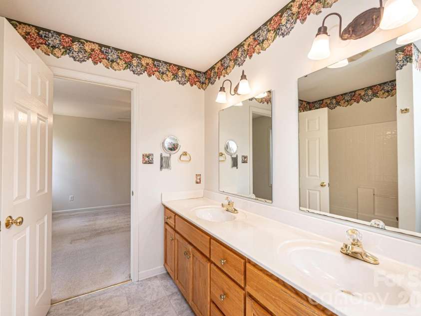3410 Overbrook Drive, Conover, NC 28613.  MLS# CAR4364388, YatesRealty ID 8849. 