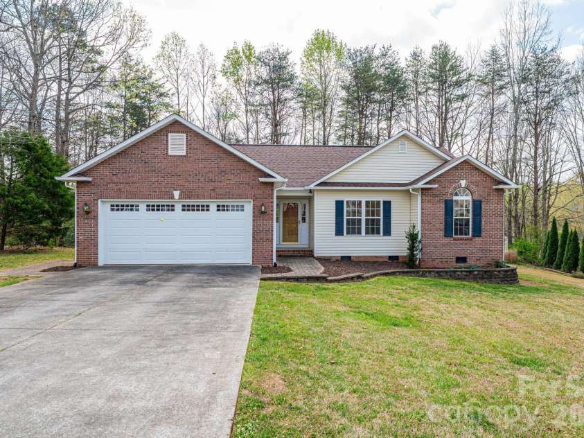 3410 Overbrook Drive, Conover, NC 28613.  MLS# CAR4364388, YatesRealty ID 8849. 