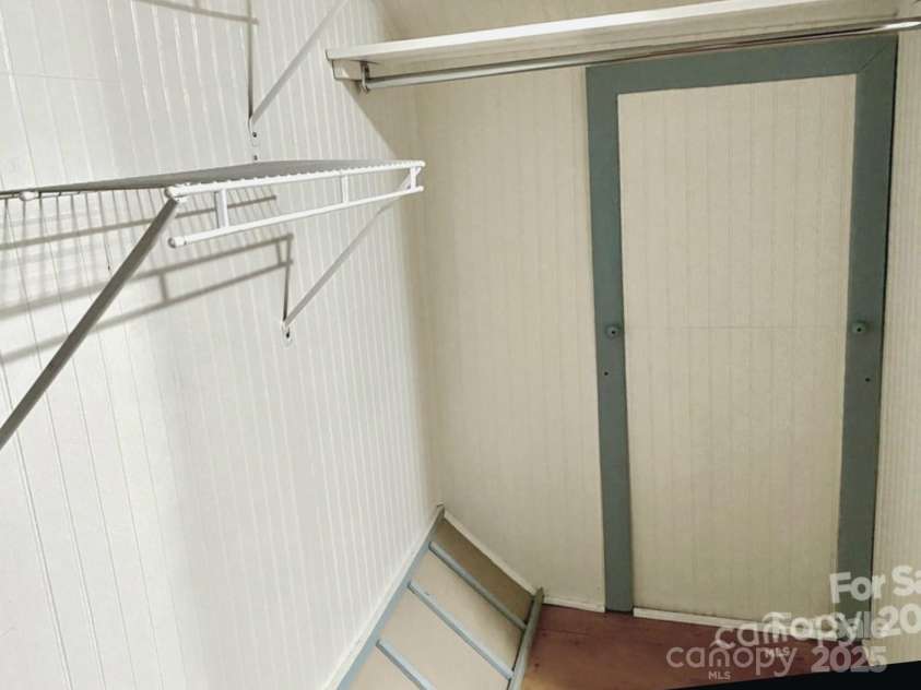 1294 Cane Creek Road, Bakersville, NC 28705.  MLS# CAR4291675, YatesRealty ID 885. Walk in Closet