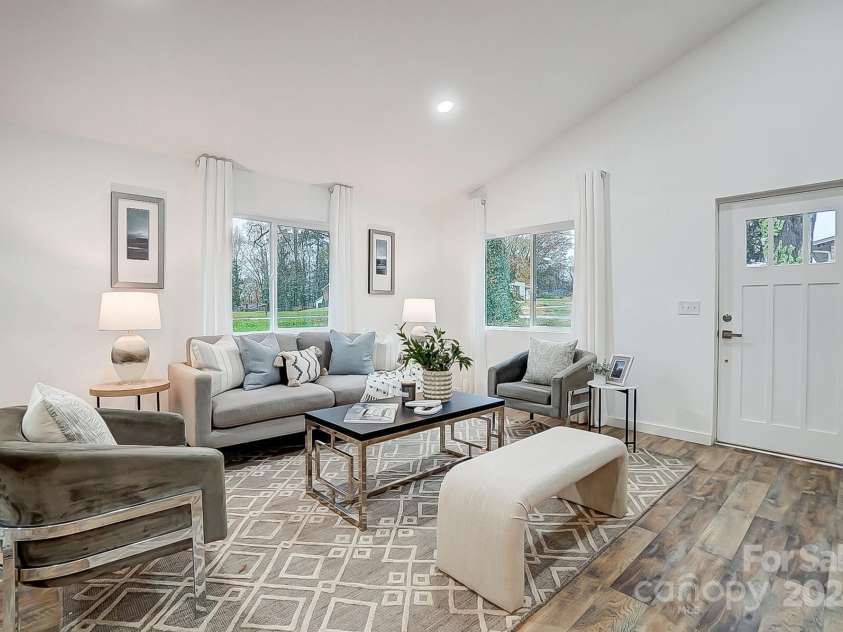 604 Davis Park Drive, Gastonia, NC 28052.  MLS# CAR4207195, YatesRealty ID 885. 