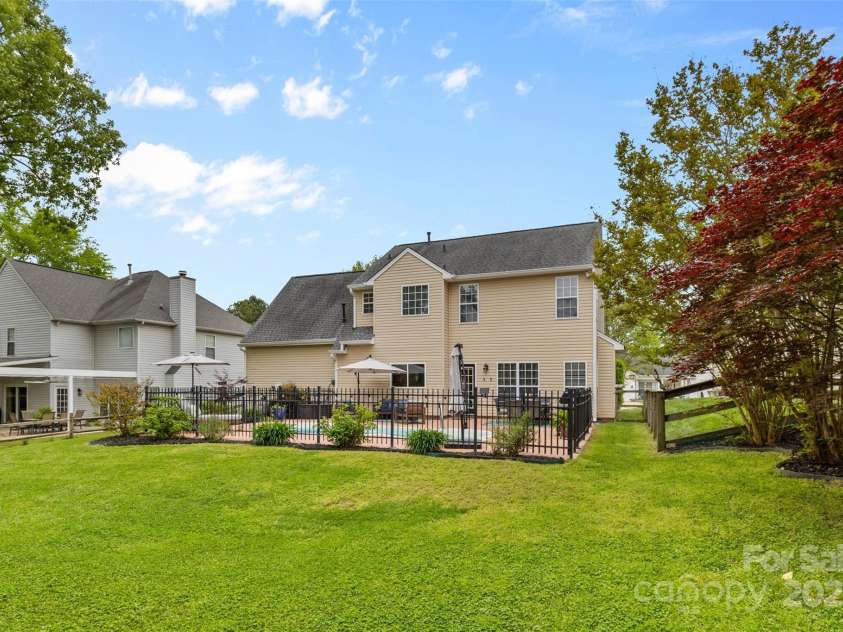 879 Knightsbridge Road, Fort Mill, SC 29708.  MLS# CAR4244707, YatesRealty ID 8850. Rear yard