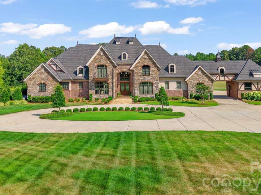 3200 Beaty Road, Gastonia, NC 28056.  MLS# CAR4396557, YatesRealty ID 8851. 