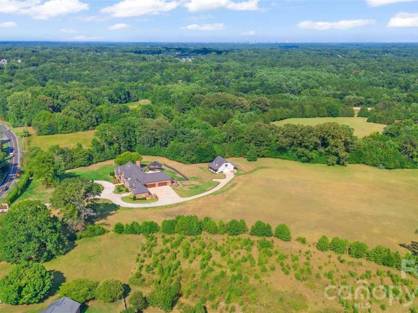 3200 Beaty Road, Gastonia, NC 28056.  MLS# CAR4396557, YatesRealty ID 8851. 