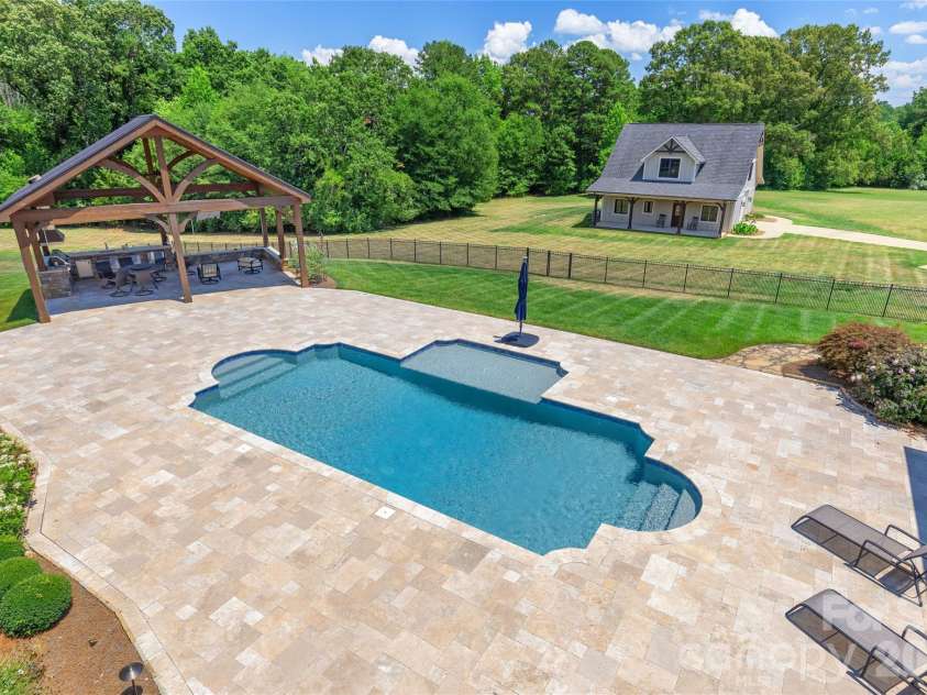 3200 Beaty Road, Gastonia, NC 28056.  MLS# CAR4396557, YatesRealty ID 8851. 