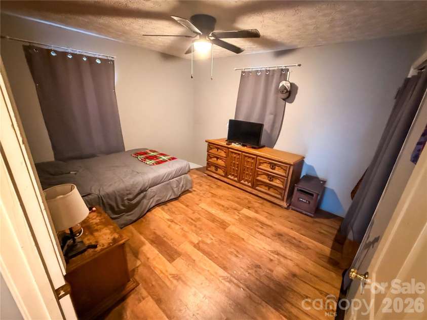 45 Pleasant Court, Flat Rock, NC 28731.  MLS# CAR4314134, YatesRealty ID 8853. 