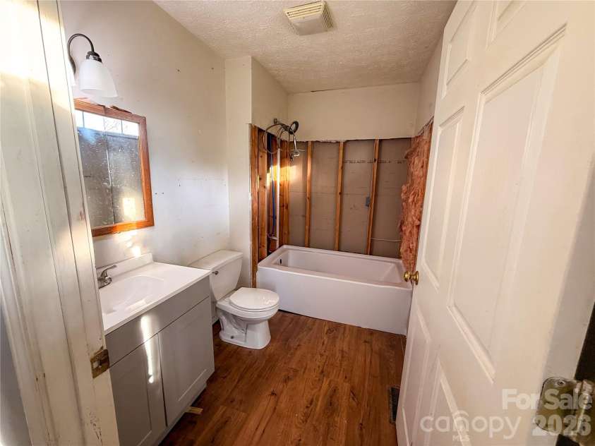 45 Pleasant Court, Flat Rock, NC 28731.  MLS# CAR4314134, YatesRealty ID 8853. 