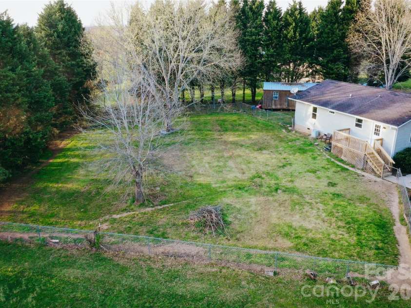 45 Pleasant Court, Flat Rock, NC 28731.  MLS# CAR4314134, YatesRealty ID 8853. 