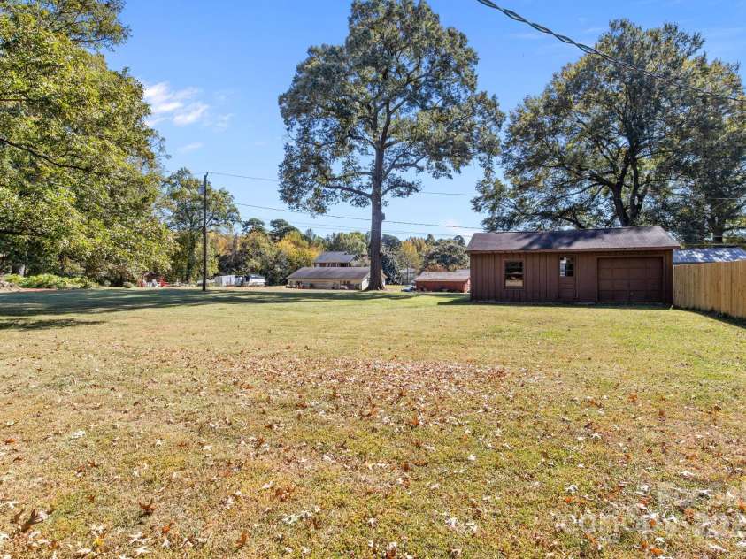 127 Edgeway Road, Mooresville, NC 28117.  MLS# CAR4322925, YatesRealty ID 8854. 