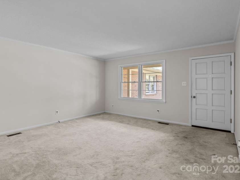 127 Edgeway Road, Mooresville, NC 28117.  MLS# CAR4322925, YatesRealty ID 8854. 