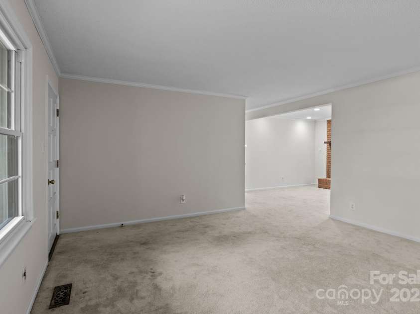 127 Edgeway Road, Mooresville, NC 28117.  MLS# CAR4322925, YatesRealty ID 8854. 