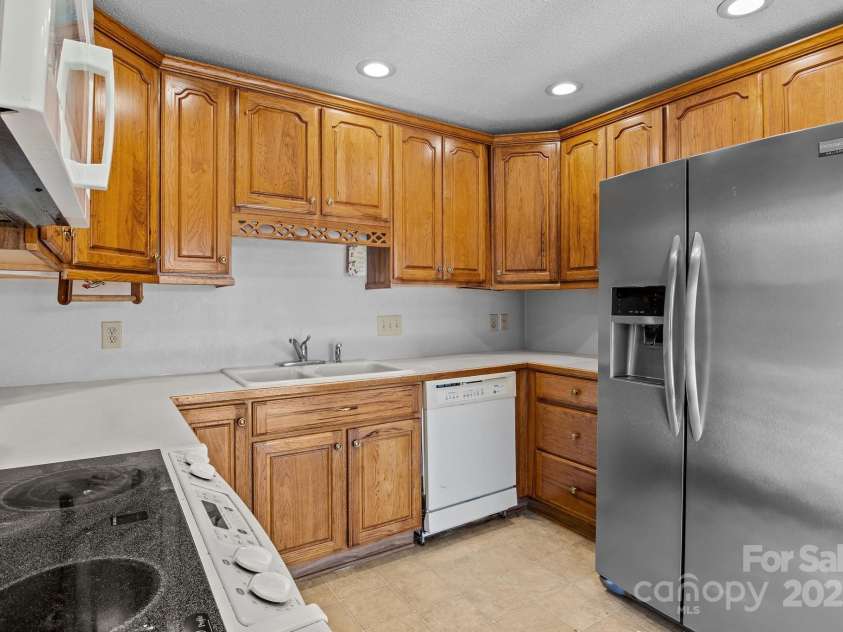 127 Edgeway Road, Mooresville, NC 28117.  MLS# CAR4322925, YatesRealty ID 8854. 