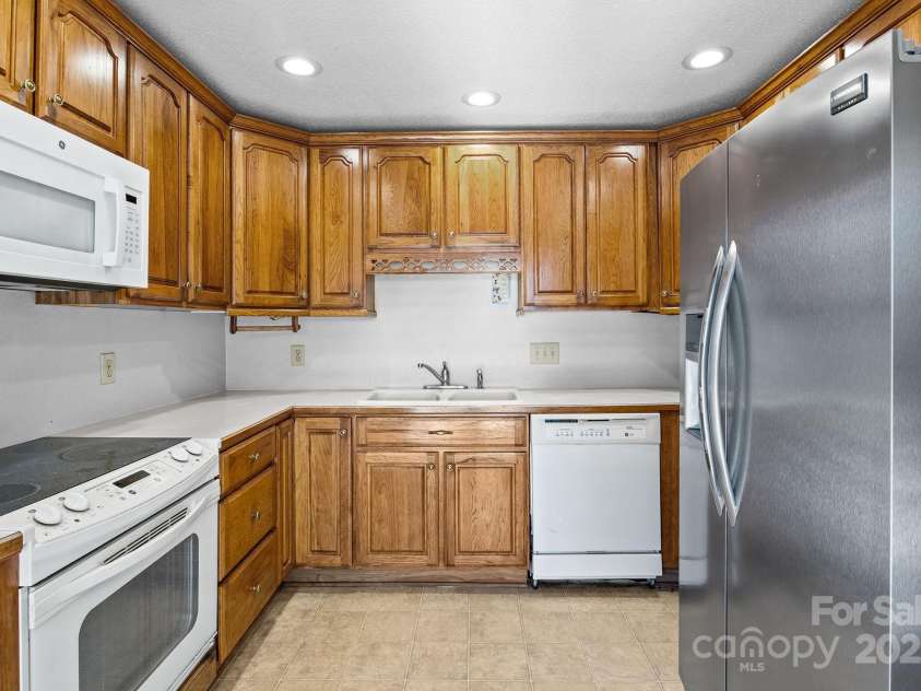 127 Edgeway Road, Mooresville, NC 28117.  MLS# CAR4322925, YatesRealty ID 8854. 