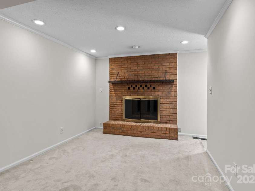127 Edgeway Road, Mooresville, NC 28117.  MLS# CAR4322925, YatesRealty ID 8854. Den