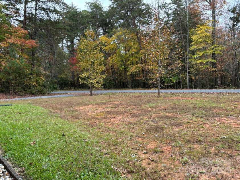369 Pinecrest Circle, Troy, NC 27371.  MLS# CAR4319905, YatesRealty ID 8854. 