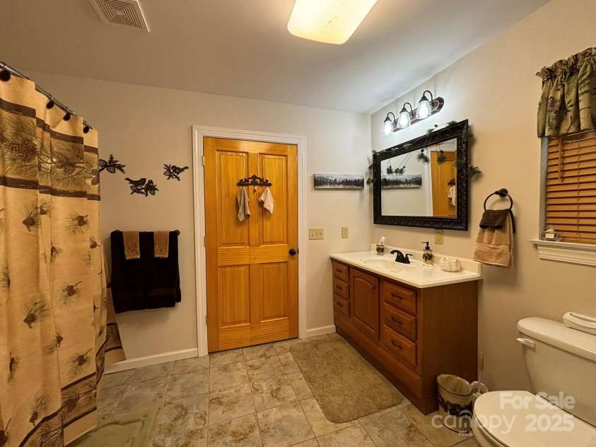 369 Pinecrest Circle, Troy, NC 27371.  MLS# CAR4319905, YatesRealty ID 8854. 