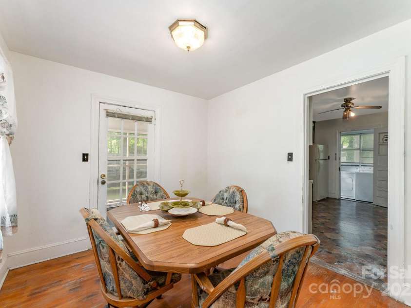 627 Gray Drive, Charlotte, NC 28213.  MLS# CAR4247257, YatesRealty ID 8855. 