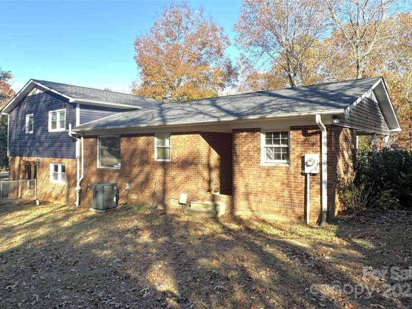 143 Kirkwood Drive, Concord, NC 28025.  MLS# CAR4322334, YatesRealty ID 8856. 
