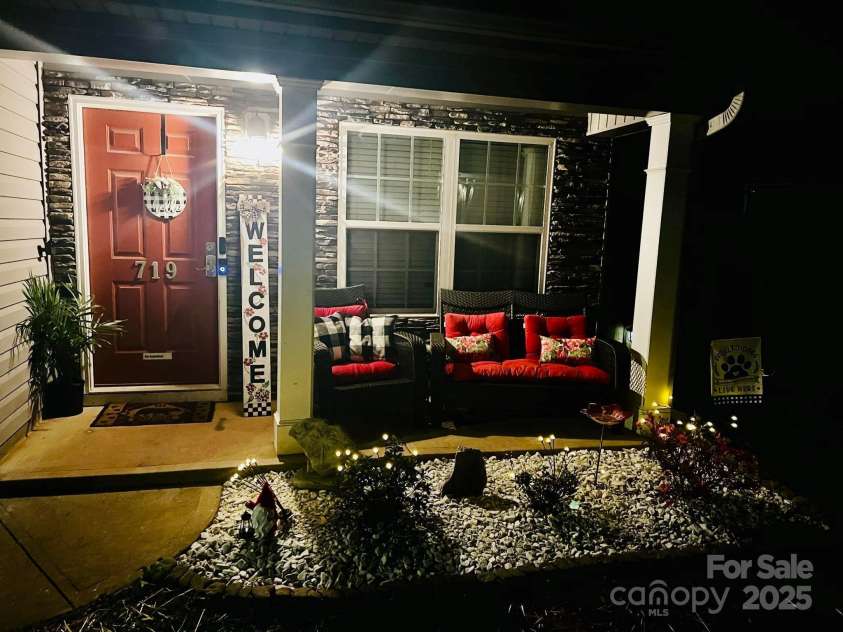 719 Dottie Drive, Boiling Springs, SC 29316.  MLS# CAR4214873, YatesRealty ID 8856. 