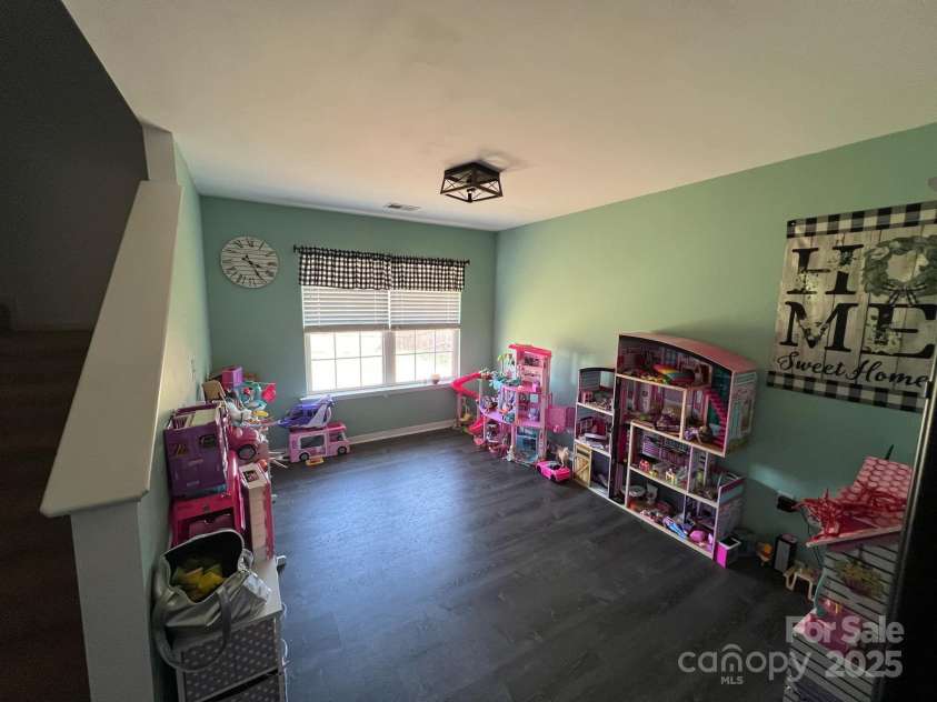 719 Dottie Drive, Boiling Springs, SC 29316.  MLS# CAR4214873, YatesRealty ID 8856. 