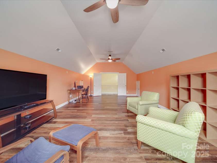 914 Olive Mill Lane, Matthews, NC 28104.  MLS# CAR4249468, YatesRealty ID 8857. 