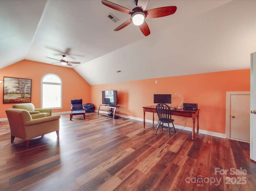 914 Olive Mill Lane, Matthews, NC 28104.  MLS# CAR4249468, YatesRealty ID 8857. 