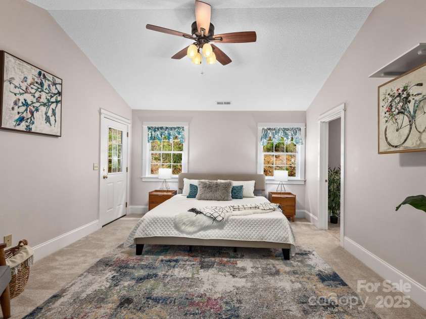 21 Kahluas Way, Fairview, NC 28730.  MLS# CAR4265325, YatesRealty ID 8858. Tranquil Primary Suite