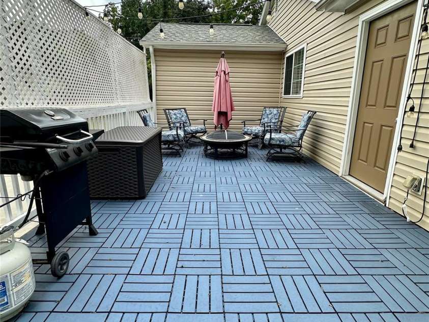 2510 Sherrill Street, Charlotte, NC 28208.  MLS# CAR4294165, YatesRealty ID 8858. Deck with privacy trellis