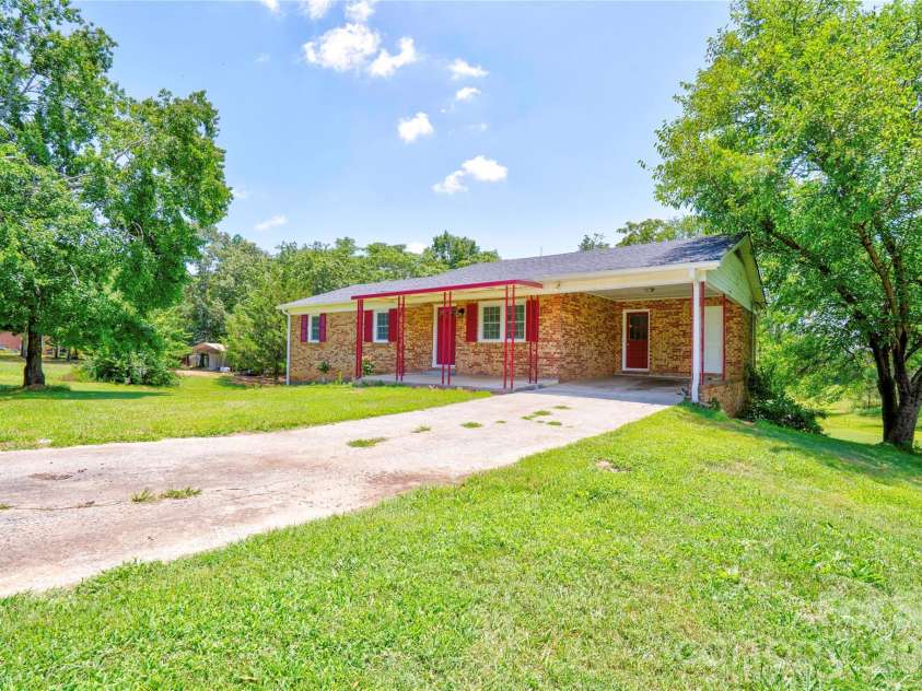 231 London Road, Lawndale, NC 28090.  MLS# CAR4267286, YatesRealty ID 8859. 