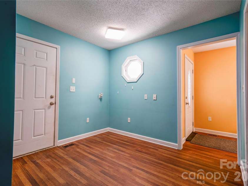 127 Albertville Lane, Shelby, NC 28152.  MLS# CAR4361746, YatesRealty ID 8861. Mudroom/Laundry