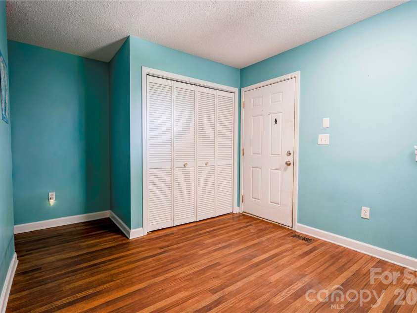 127 Albertville Lane, Shelby, NC 28152.  MLS# CAR4361746, YatesRealty ID 8861. Mudroom/Laundry