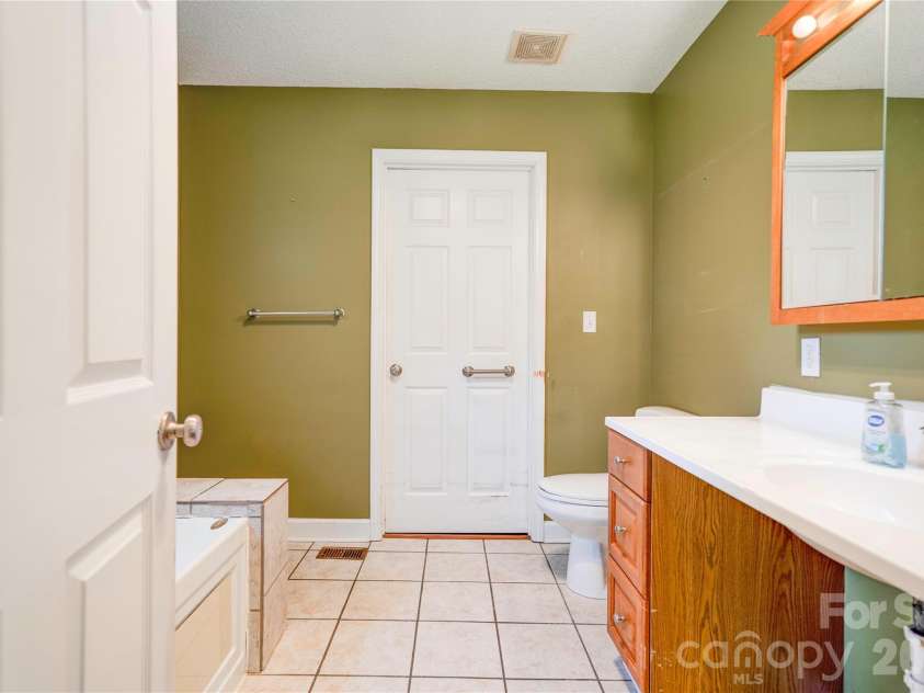 127 Albertville Lane, Shelby, NC 28152.  MLS# CAR4361746, YatesRealty ID 8861. Primary Bathroom