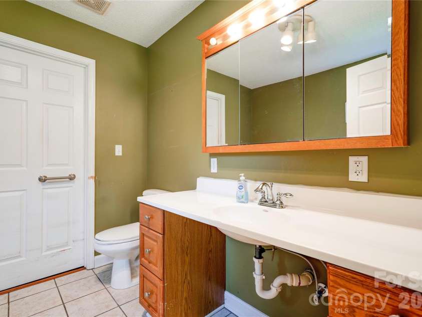 127 Albertville Lane, Shelby, NC 28152.  MLS# CAR4361746, YatesRealty ID 8861. Primary Bathroom