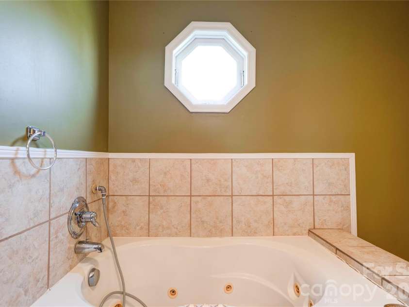 127 Albertville Lane, Shelby, NC 28152.  MLS# CAR4361746, YatesRealty ID 8861. Primary Bathroom