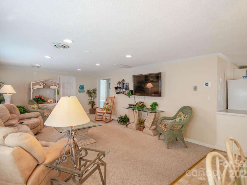 9013 Hunter Street, Nags Head, NC 27959.  MLS# CAR4244151, YatesRealty ID 8863. 