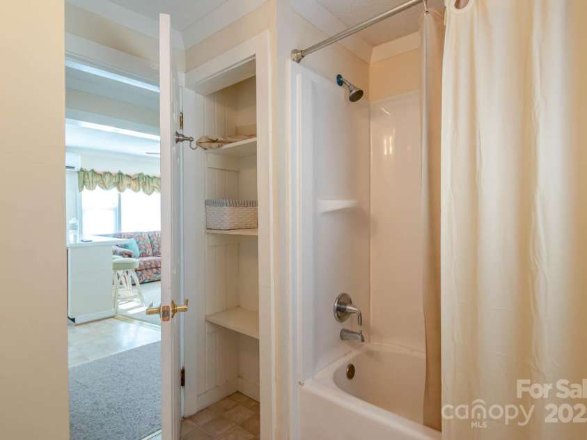 9013 Hunter Street, Nags Head, NC 27959.  MLS# CAR4244151, YatesRealty ID 8863. 