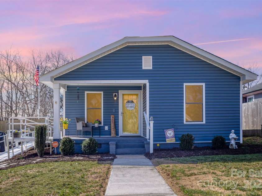 1016 10th Street, Kannapolis, NC 28083.  MLS# CAR4228816, YatesRealty ID 8864. 