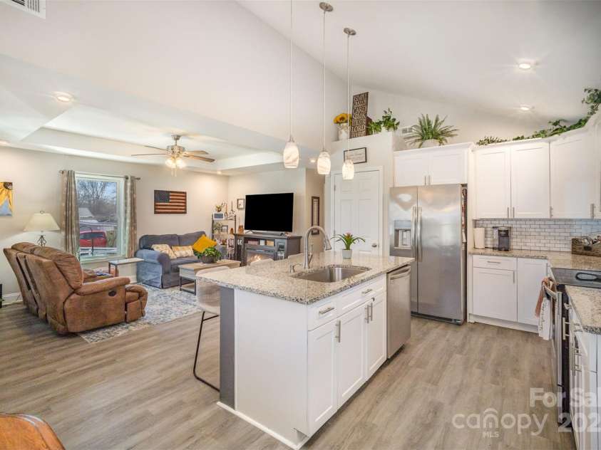 1016 10th Street, Kannapolis, NC 28083.  MLS# CAR4228816, YatesRealty ID 8864. 