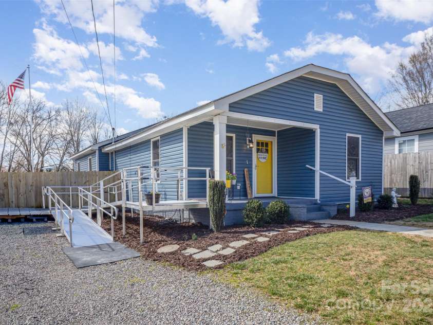 1016 10th Street, Kannapolis, NC 28083.  MLS# CAR4228816, YatesRealty ID 8864. 