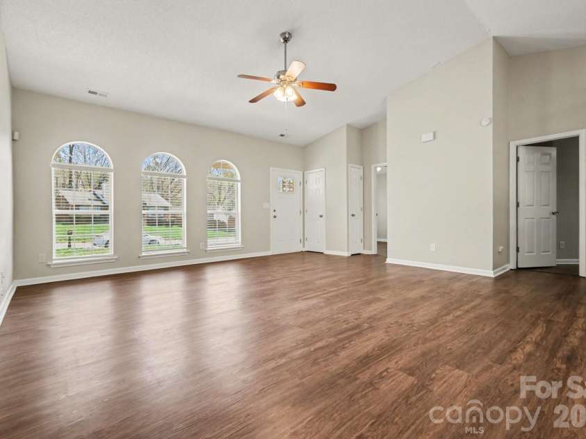 1117 Capps Hollow Drive, Charlotte, NC 28216.  MLS# CAR4361982, YatesRealty ID 8864. 