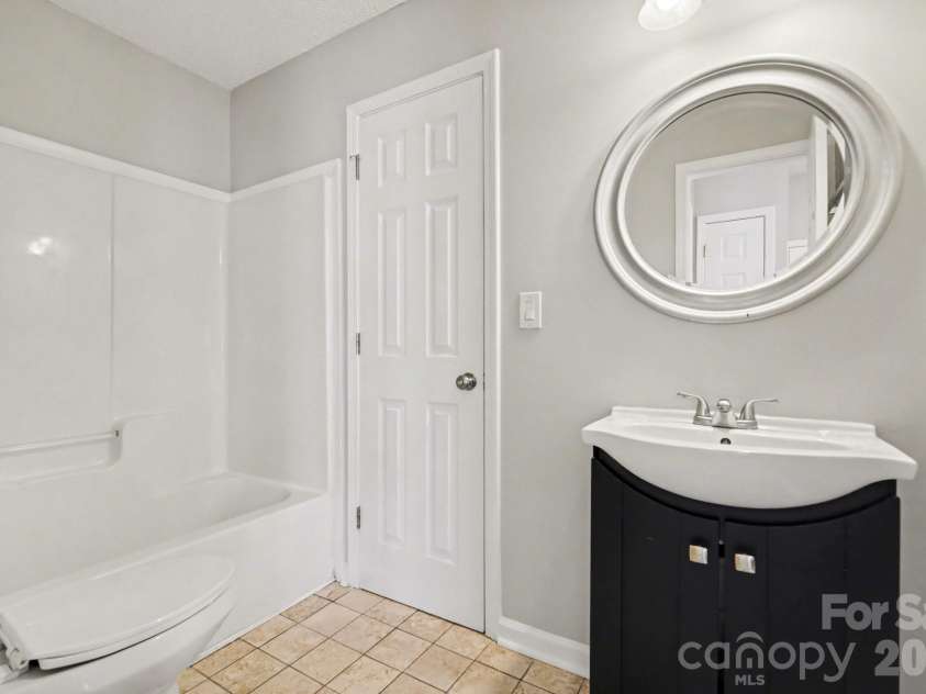1117 Capps Hollow Drive, Charlotte, NC 28216.  MLS# CAR4361982, YatesRealty ID 8864. 