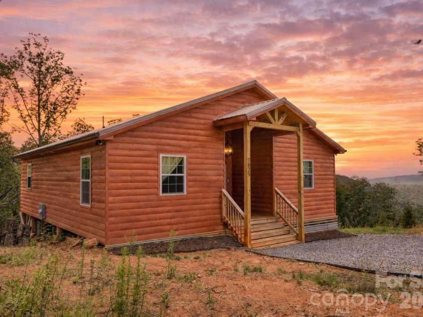 7025 Martin Lane, Morganton, NC 28655.  MLS# CAR4360550, YatesRealty ID 8865. 