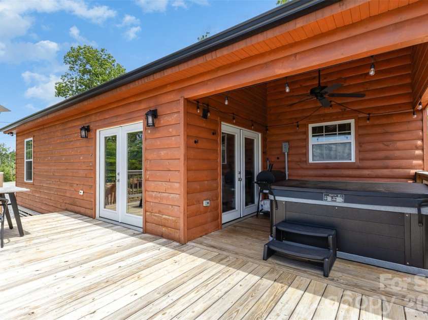 7025 Martin Lane, Morganton, NC 28655.  MLS# CAR4360550, YatesRealty ID 8865. 