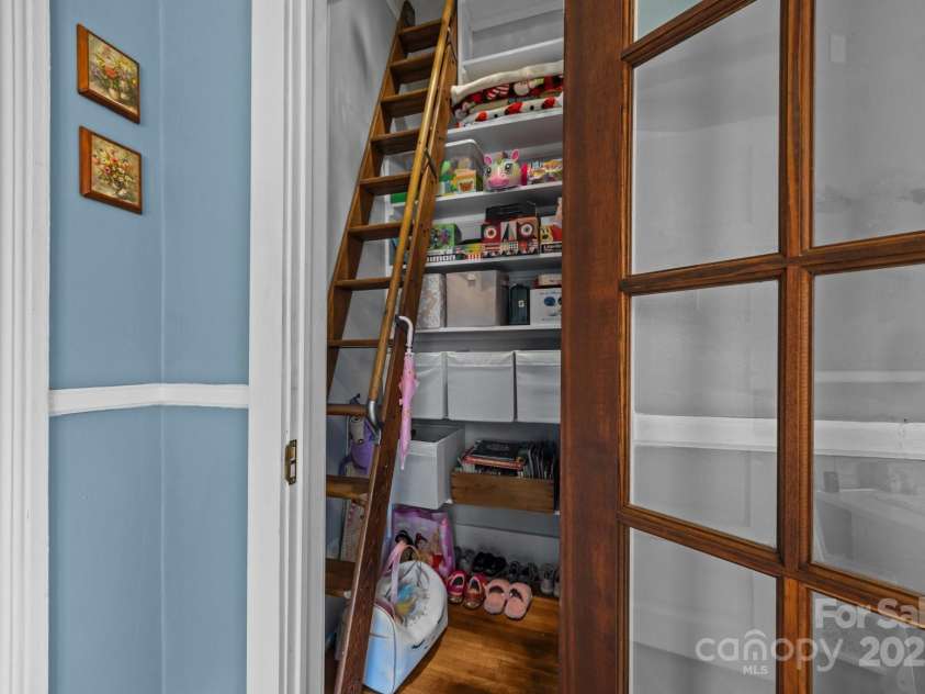 173 Academy Street, Canton, NC 28716.  MLS# CAR4228726, YatesRealty ID 8867. 