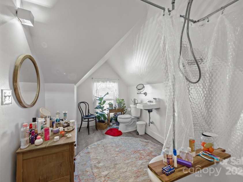 173 Academy Street, Canton, NC 28716.  MLS# CAR4228726, YatesRealty ID 8867. 