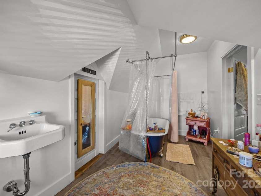 173 Academy Street, Canton, NC 28716.  MLS# CAR4228726, YatesRealty ID 8867. 