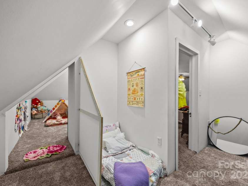 173 Academy Street, Canton, NC 28716.  MLS# CAR4228726, YatesRealty ID 8867. 