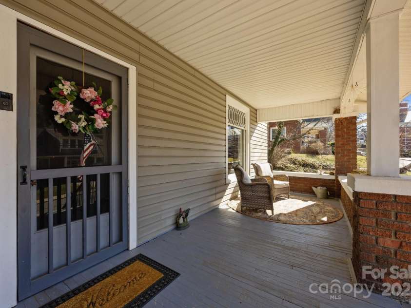 173 Academy Street, Canton, NC 28716.  MLS# CAR4228726, YatesRealty ID 8867. 