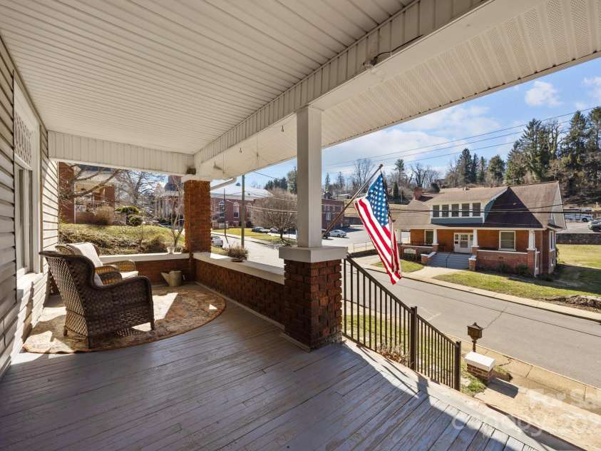 173 Academy Street, Canton, NC 28716.  MLS# CAR4228726, YatesRealty ID 8867. 