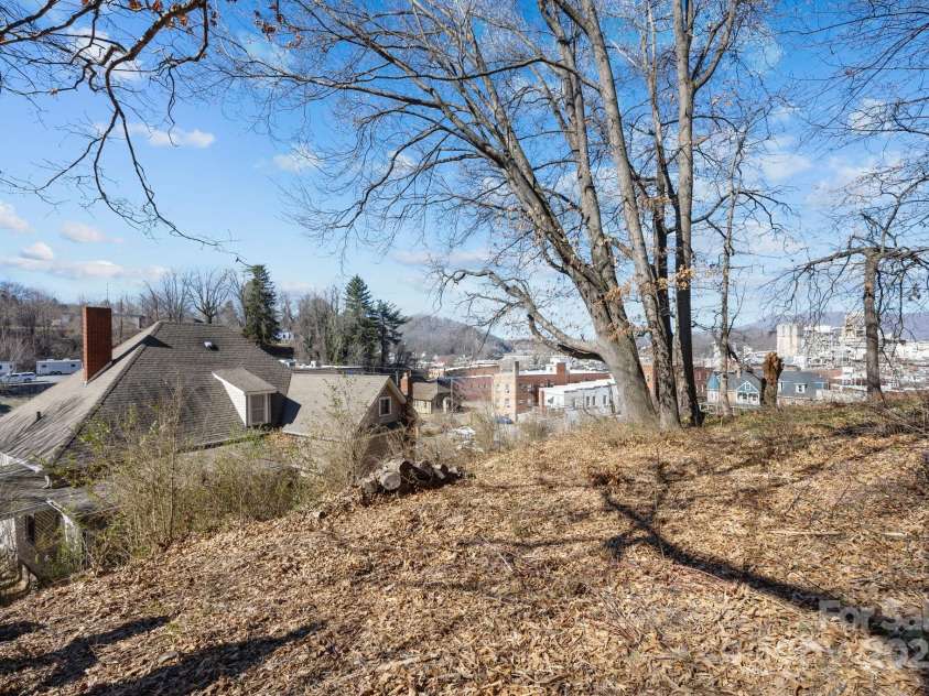 173 Academy Street, Canton, NC 28716.  MLS# CAR4228726, YatesRealty ID 8867. 